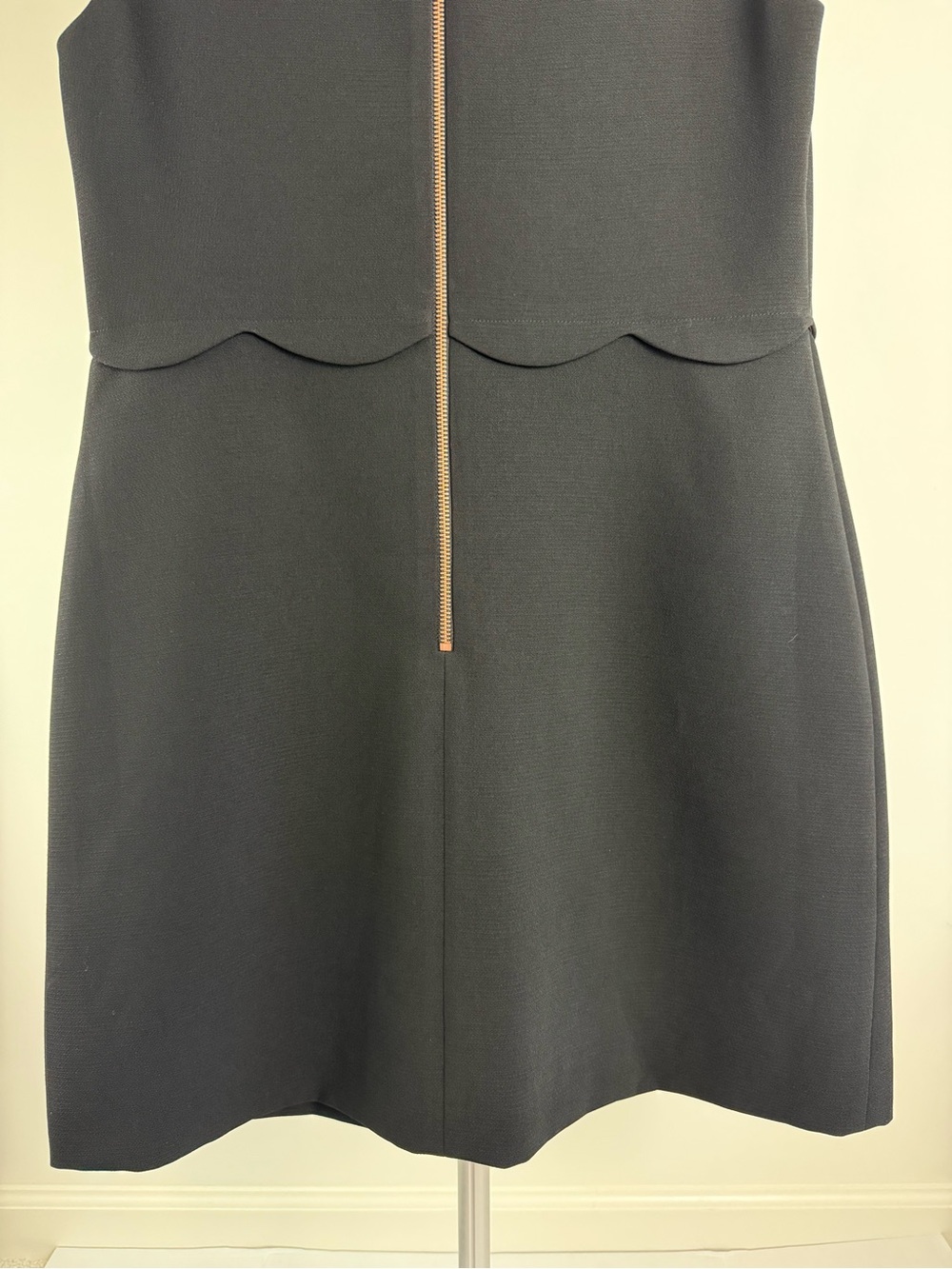 Ted Baker Black Scallop-Edge Sleeveless Midi Dress Size 4 / US 10 - Picture 5 of 11